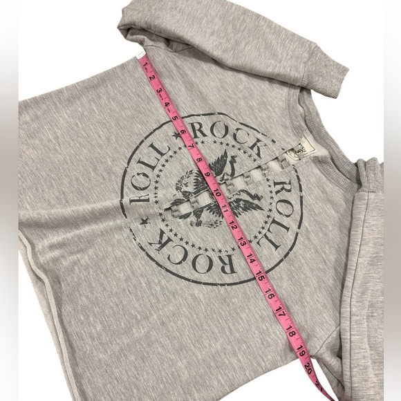 Modish Rebel Buckle Sweatshirt Cropped - Picture 5 of 10